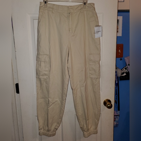5 for $20 | NWT Forever 21 Cargo Joggers - Picture 4 of 16